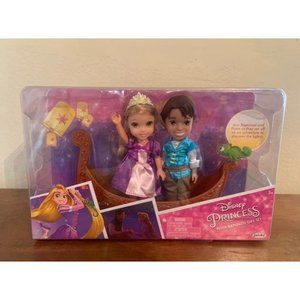 Disney Tangled Princess Petite Rapunzel Gift Set w Flynn Rider Gondola Boat NEW